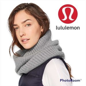 NWT!! Lululemon Wool Be Cozy Snood Heathered Core Medium Grey
